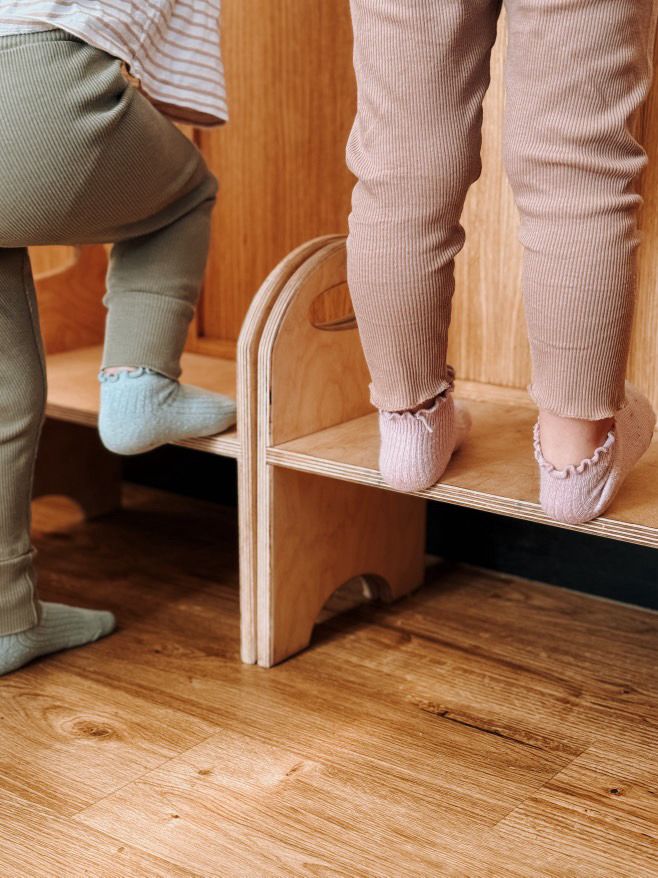 Step-stool-waxed